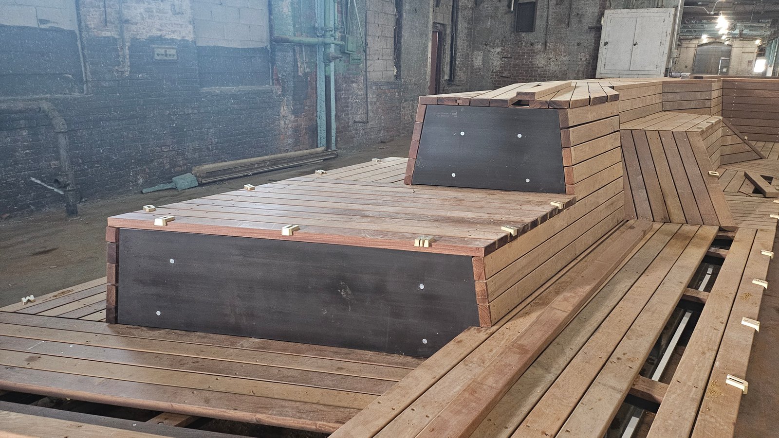 DUMBO BENCHES Image
